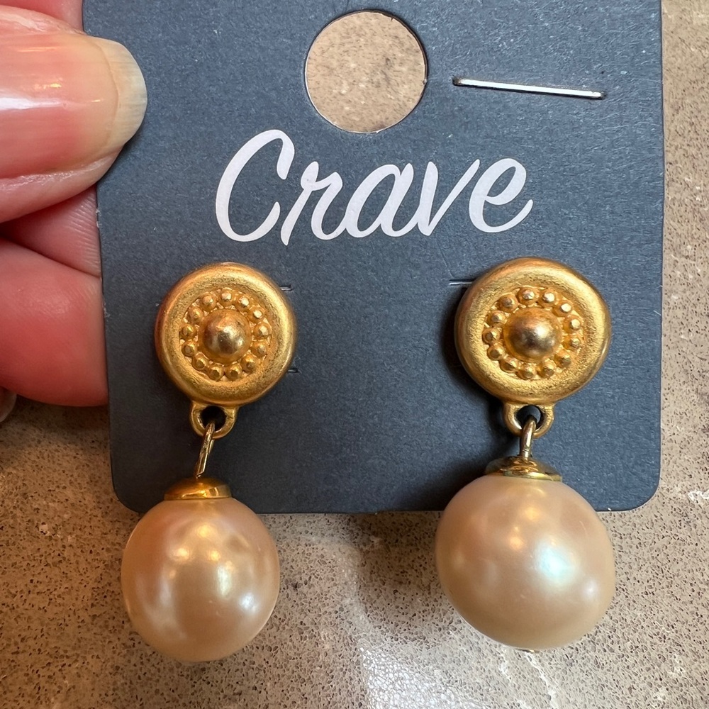 Like new Gold and Cream Drop Earrings - so pretty!